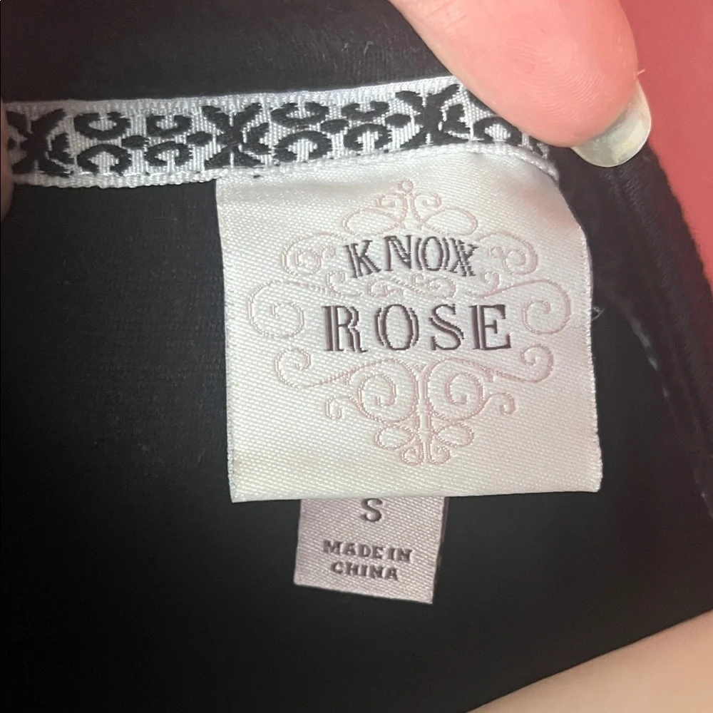 Knox Rose Black V-Neck Dress - Picture 2 of 13